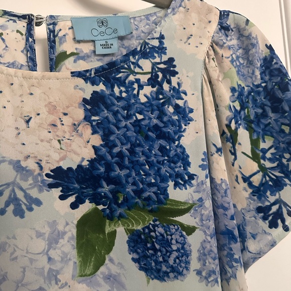 Hydrangea Blouse by Cece - Picture 2 of 3